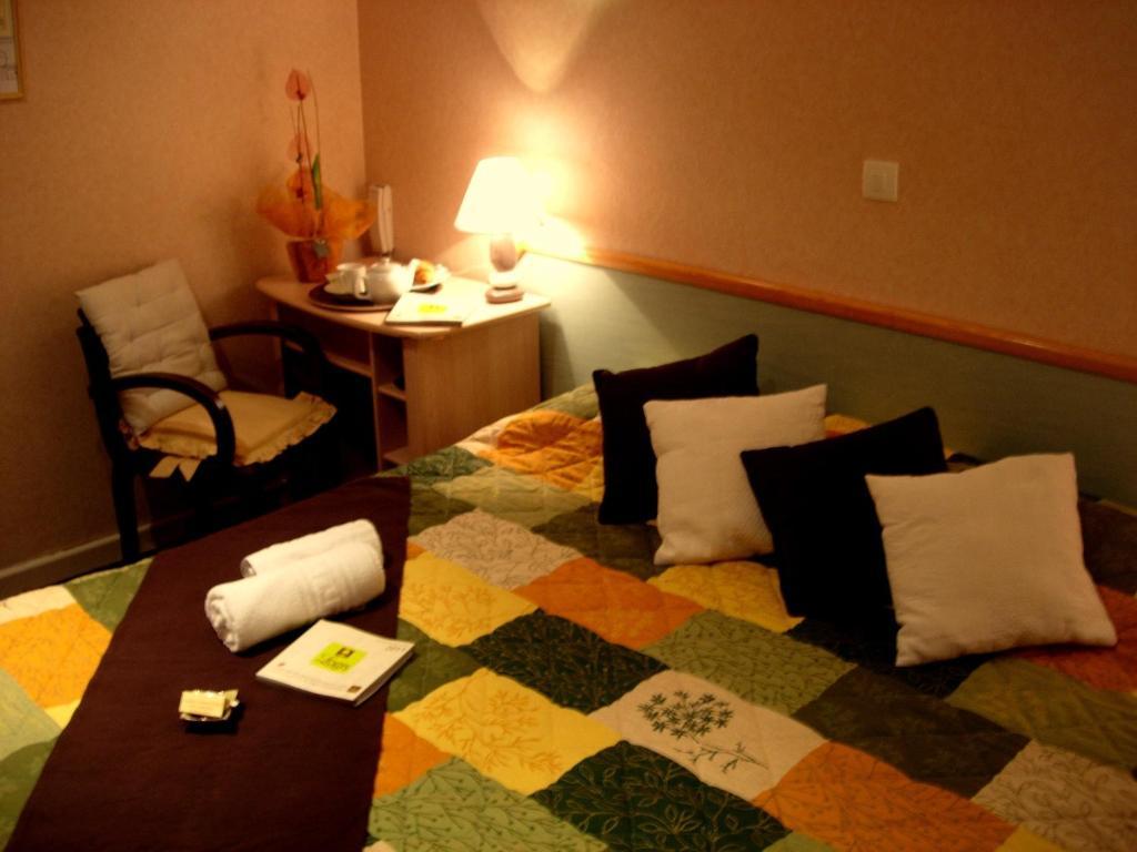 Hotel La Grande Fontaine Jugon-les-Lacs Pokoj fotografie